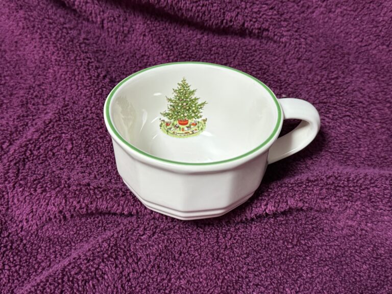 XRF test results for a Pfaltzgraff Christmas Heritage pattern tea cup — c. 1980s -1990s